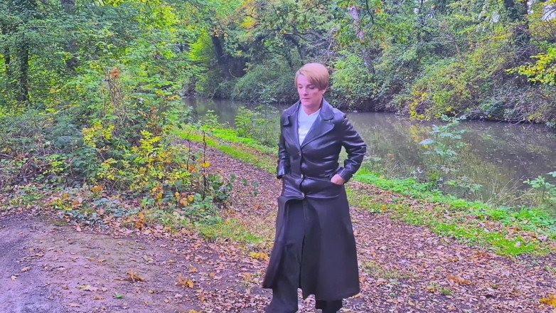Kylie Britain Adventures: Szofer