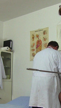 Madura ginecologista - mulher gordinha madura pega na cam em seu exame ginecológico por pervertido doc