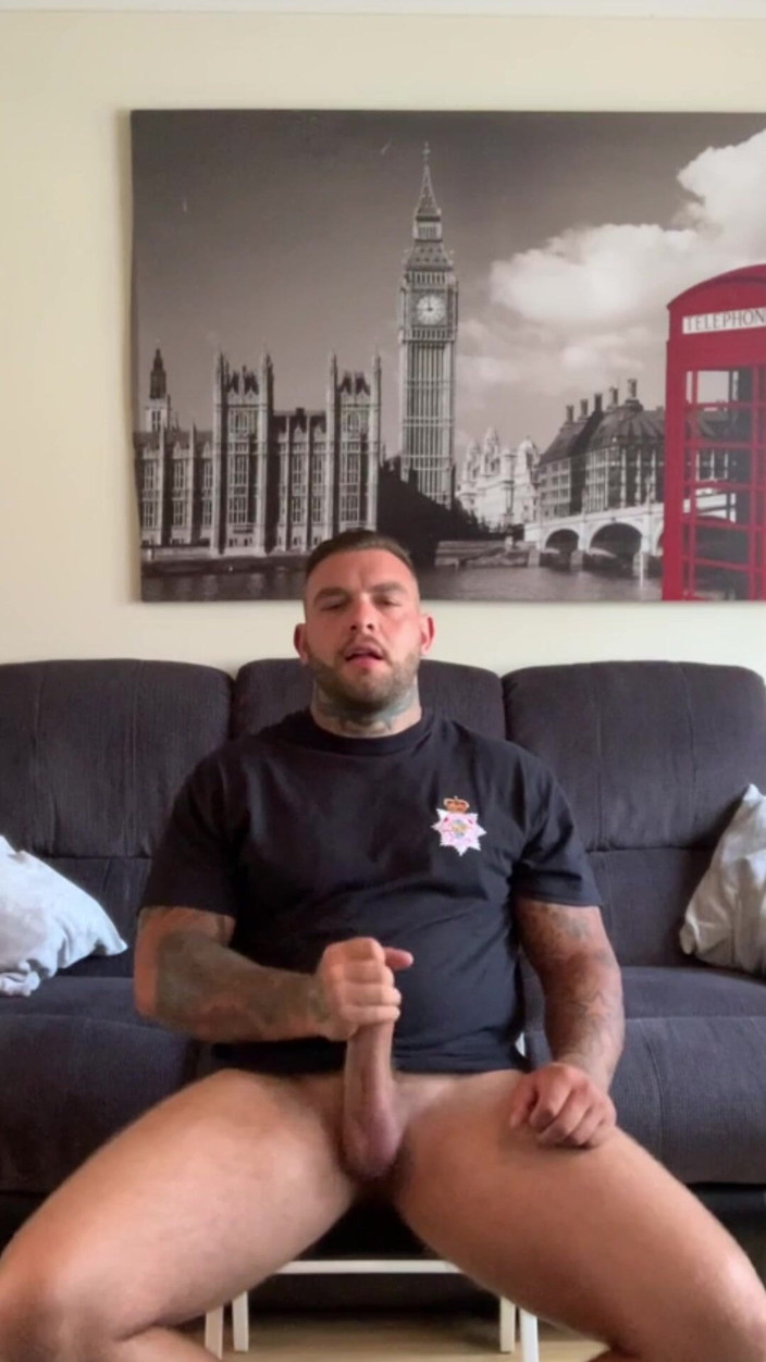 Andyleexxx: Hasič Andy Cums