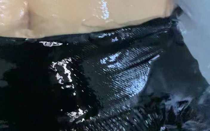 Riya mickey: バビは義理の妹をプールに連れて行き、彼女を裸にした後で彼女をファックしました。お兄さんと楽しかったね