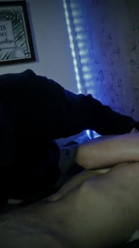 Halloween slasher magic c pego quente gêmeo Andres Zp masturbando seu pau grande e deu-lhe uma mão amiga