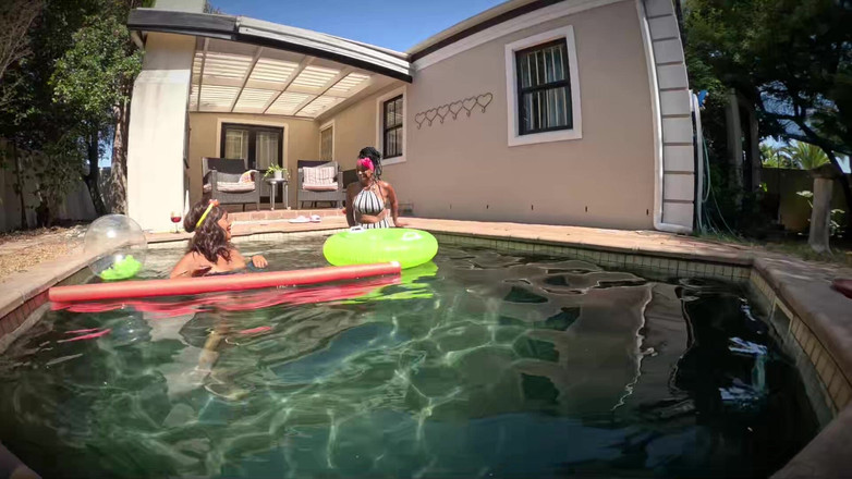 Twisted Nymphs: Twisted nymphs - сексуальна вечірка Розі та Пем - частина 1