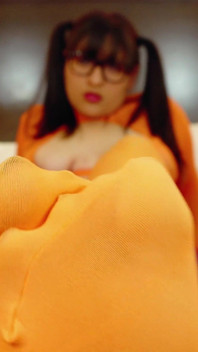 Velma อยากให้ขนดกบูชาเท้าเธอ