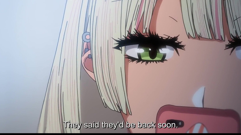 Lasophie: Une Employée De Bureau Est Capturée Par 4 Filles