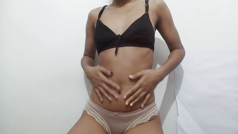 desigirl93: Ditalino e sborrata in cam