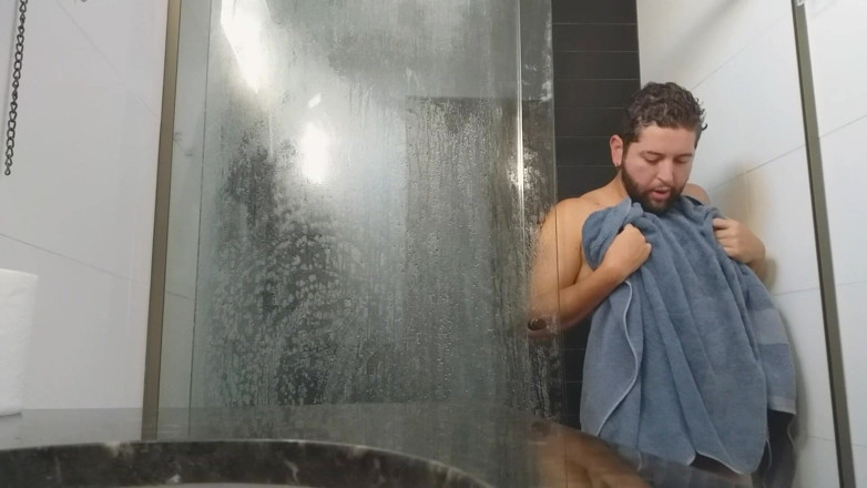 Marcosninfo: See What I Did in the Shower, Caught in the...
