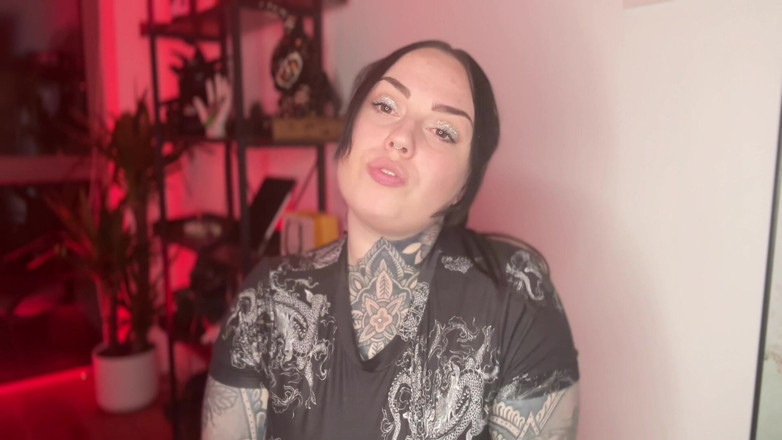 Miss Valentina: Tuvalet köleliği layık değil