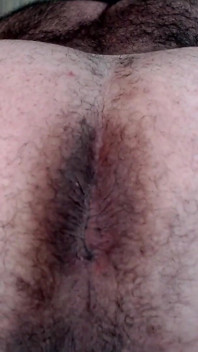 Bullmusclejoe exhibe son cul arabe brun foncé