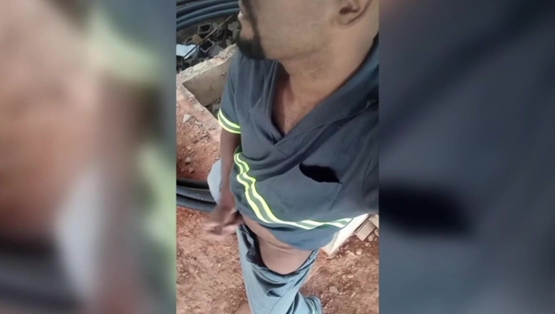 TheBlacKHunterr: Masturbasi Tersembunyi di Tempat Kerja