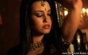 Bollywood Nudes: Bollywood schoonheidsbabe naakt in Azië