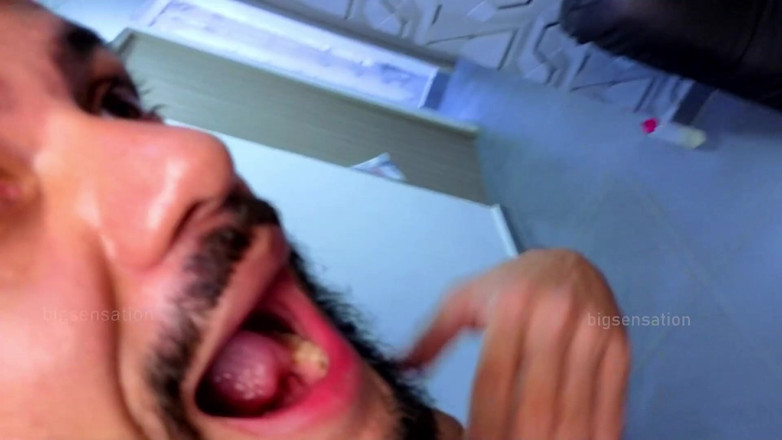 Bigsensation21: Il mio culo è spalancata dopo aver ricevuto un grosso carico...