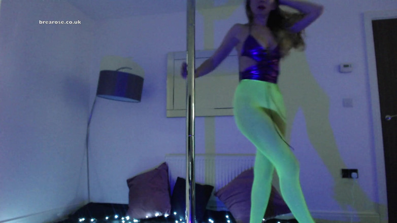 Brea Rose: Insegnante troia allo strip club