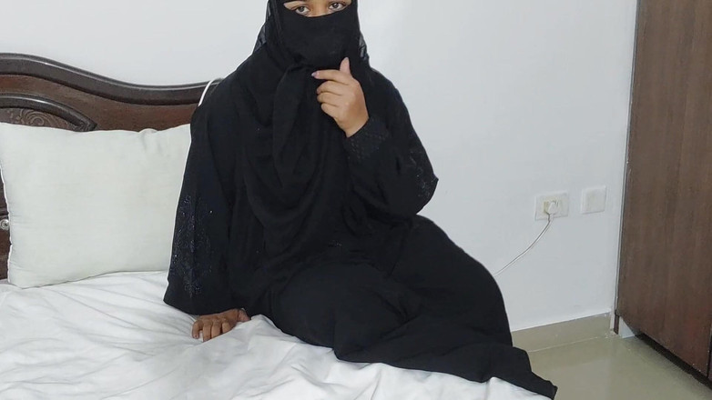 Desi Pari Bhabhi: Wanita muslim burkha ngentot sama abang tirinya dengan nggak sengaja...