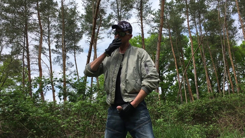 GEARandSmoke: Мочитися на відкритому повітрі