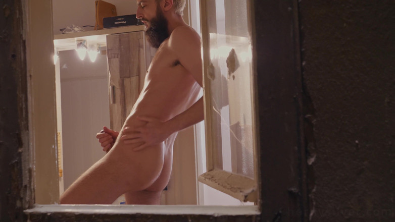Jerking studs: 비밀