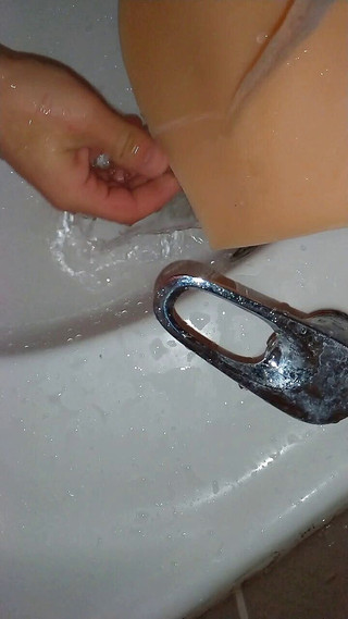 Kadir Reis: 如何清洁成人玩具