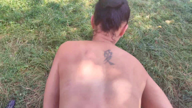 Irochka3008: Голий біля річки на людях, сексуальний оргазм