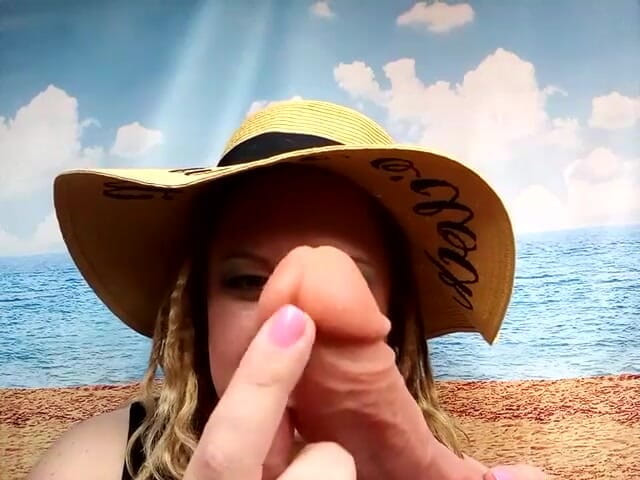 Campsissyboi: Сіссі мають арахісовий клітор, справжні чоловіки мають великі жирні соковиті члени