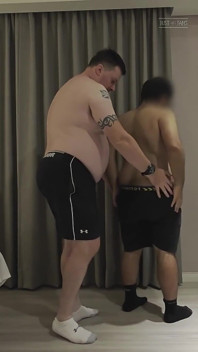 Tirando a roupa uma da outra episódio um