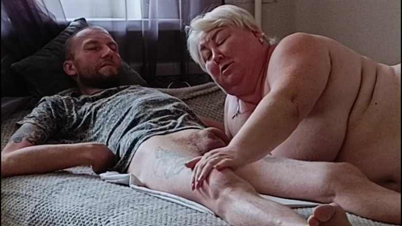 Zona901: Stepmom Grinds My Cock with Her Mouth and Gets a...