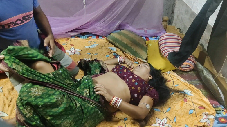 Raju Raju: Suegro disfrutó follando nuera desnuda india en video de saxo