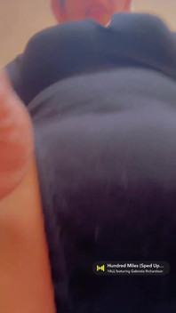 Você Pode Só Olhar Para Mim. Ou Você Também Pode Se Inscrever E Enviar Uma Mensagem Privada