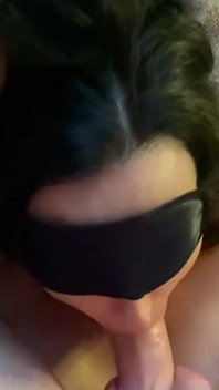 Après une longue journée de travail, je veux juste être son petit jouet de baise ligotée et recevoir une énorme éjaculation !
