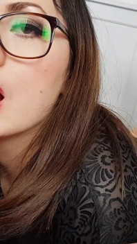 핑거링 노새와 빈티지 스타킹을 입은 펠라 정액 플레이와 발 플레이 - Dame Olga 1080p (050b)
