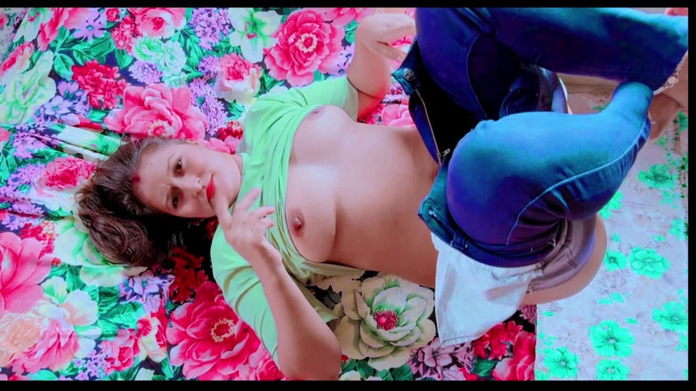Lust Suman: 집에서 섹스하는 아름다운 핫한 소녀