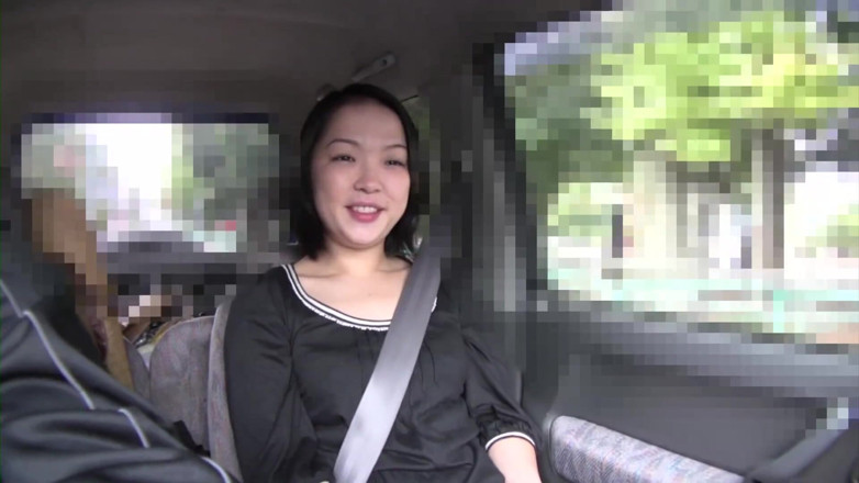 Asian Mature Climax: Si rambut coklat asia comel ditemu bual di dalam kereta