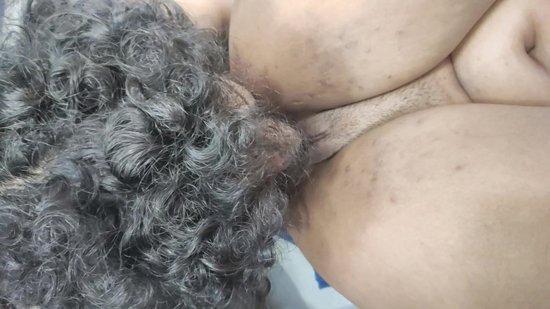Vaigavarun45: 骑自行车长时间硬操逼与印度性感荡妇妻子