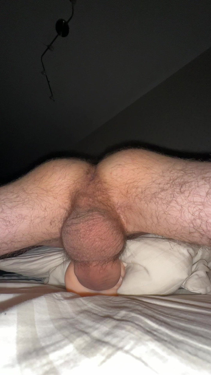 Morflot24: Худий твінк отримує пульсуючий оргазм