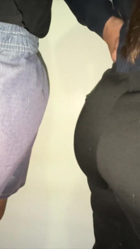 Chica Culona Toca El Pene De Un Extraño
