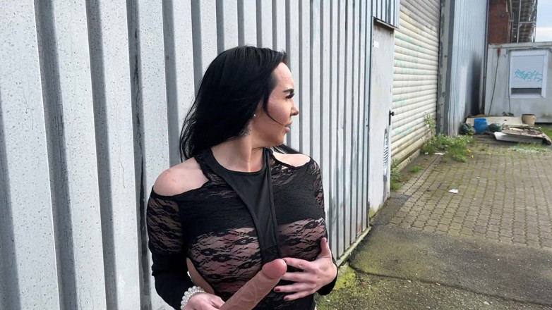 Mia XXX: Miaxxx Dildo Solo at the Port