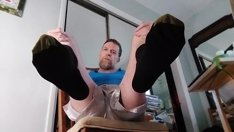 Hairyartist: Trener Will daje goldtoe footjobs