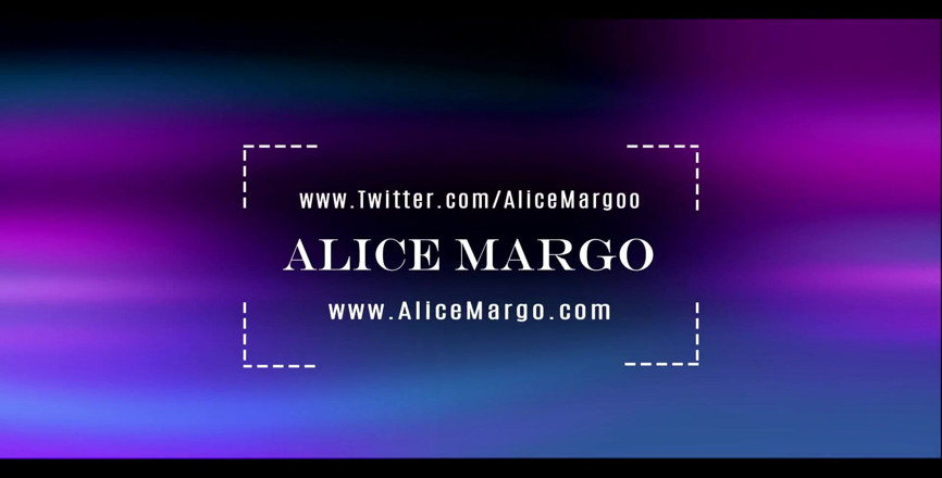 Alice Margo: 来自性感少女的油打手枪以大量射精结束！