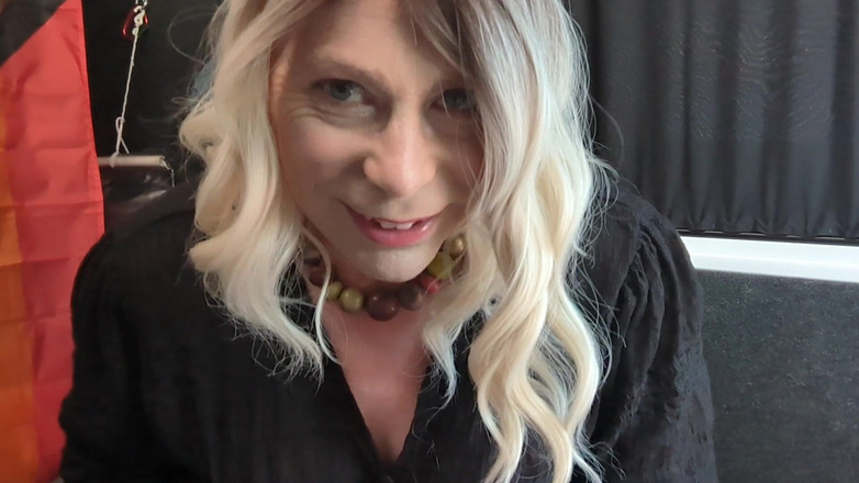 NikkiGee: Nikki Noch auf Tour
