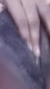 Reiben, fingern, meine haarige muschi, erstaunlicher intensiver orgasmus