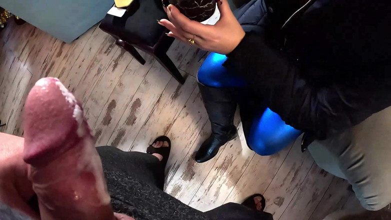 MilfyCalla: Kouření, Stydké pysky Tease a dvojité stříkání na moji downjacket 331