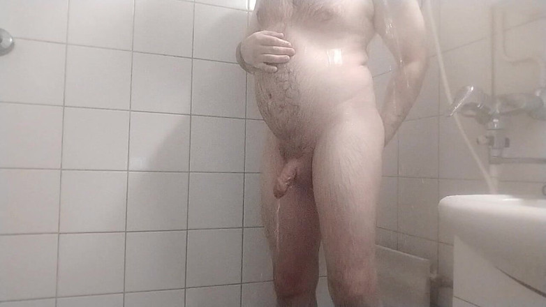 Uhri: Mollige homo die pik en ballen scheert