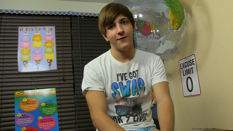 Teach Twinks: First Timer Colby on Set