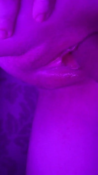 Juicy Girl Wants a Big Dick in Her Wet Pussy