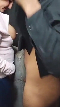 Thand Mein Maja Aaya Gand Maar Kar Chut Mari Chhati Lagaye