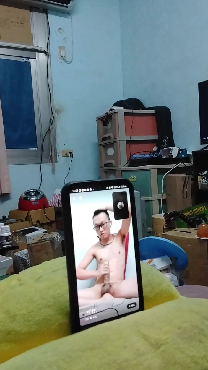 Gaysian fun: Panggilan video rawak ditunjukkan kepada orang asing