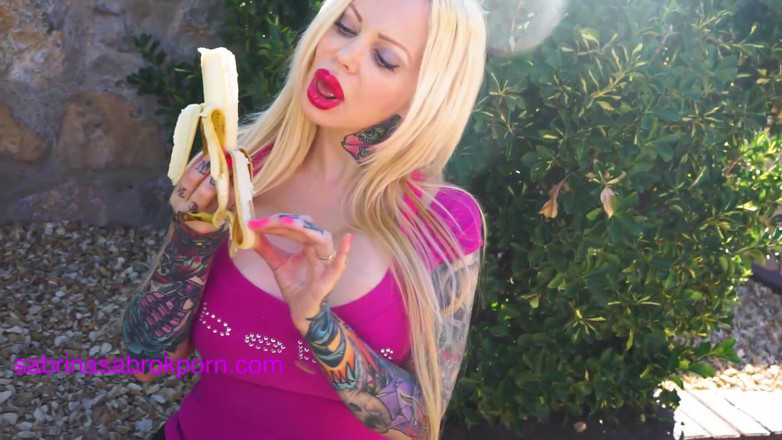 Sabrina Sabrok: Jedzenie owoców jest napalone