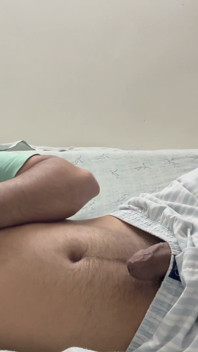 Sexy Twink din India se masturbează pentru tine