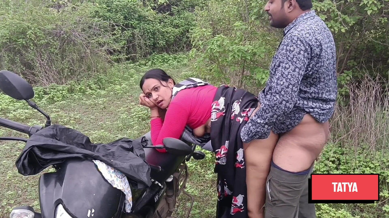 Dipak_kalal: Dipak desi indien baise avec la pute Komal