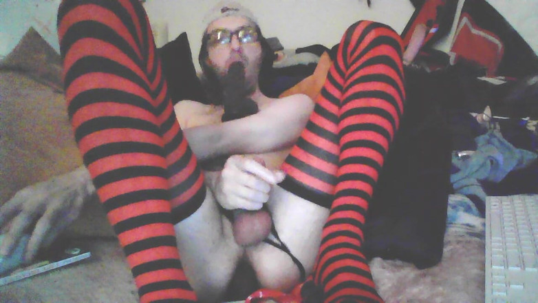 Dirk Smith: Těsný zadek děvky v červené a černé je tvrdě ošukána do zadku