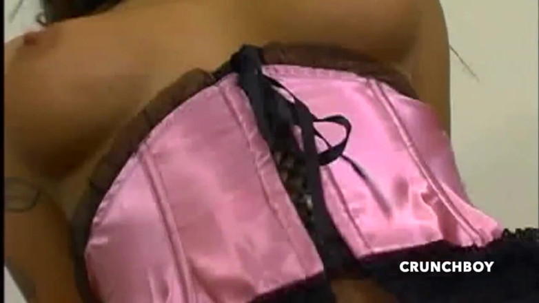 Bitch fucked bareback by big cock: Сексуальную сучку грубо трахнул большой член со спермой в рот