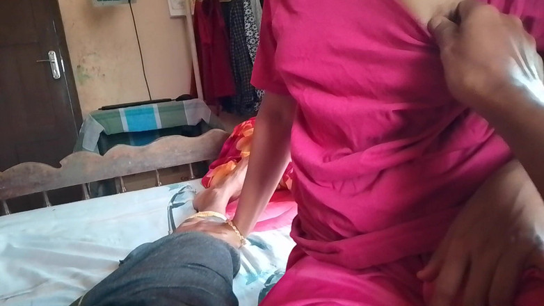 Skydreem1104: Neha, een verpleegster in Delhi, zuigt de penis van haar...